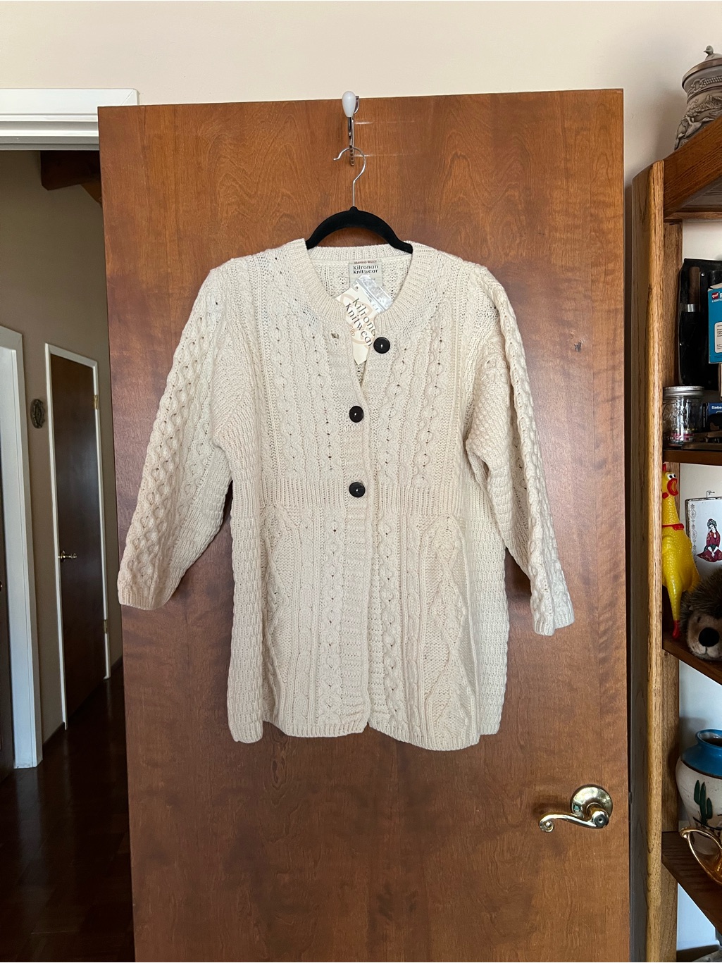 Kilronan 100% Merino Wool Knit Cable Button-Front Cardigan Sweater In Cream